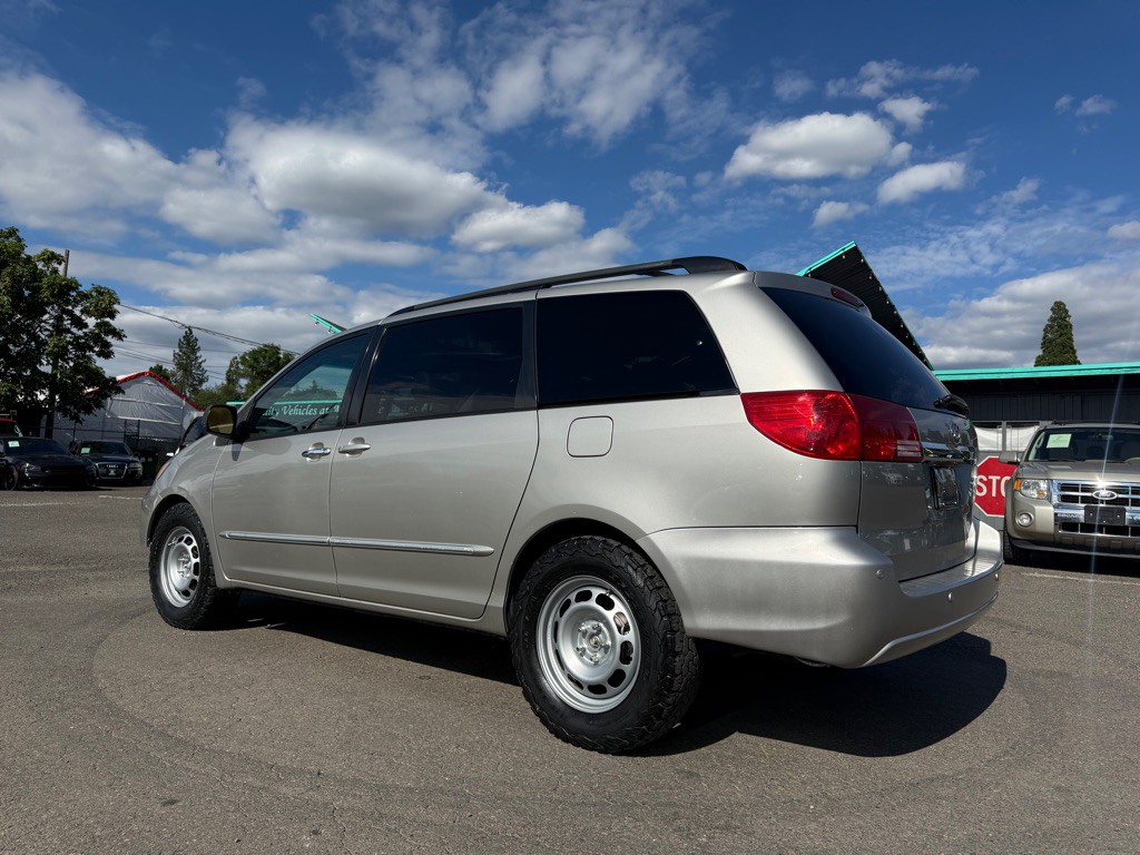 2005 Toyota Sienna Image 3