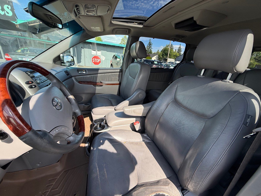 2005 Toyota Sienna Image 9