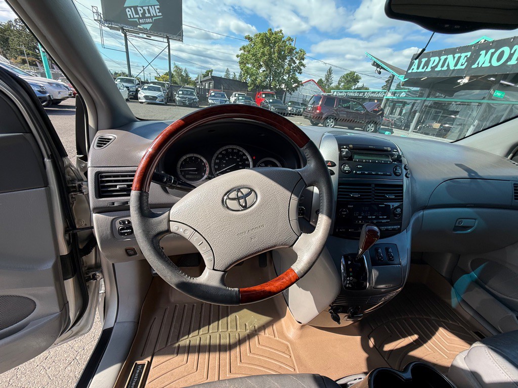 2005 Toyota Sienna Image 10