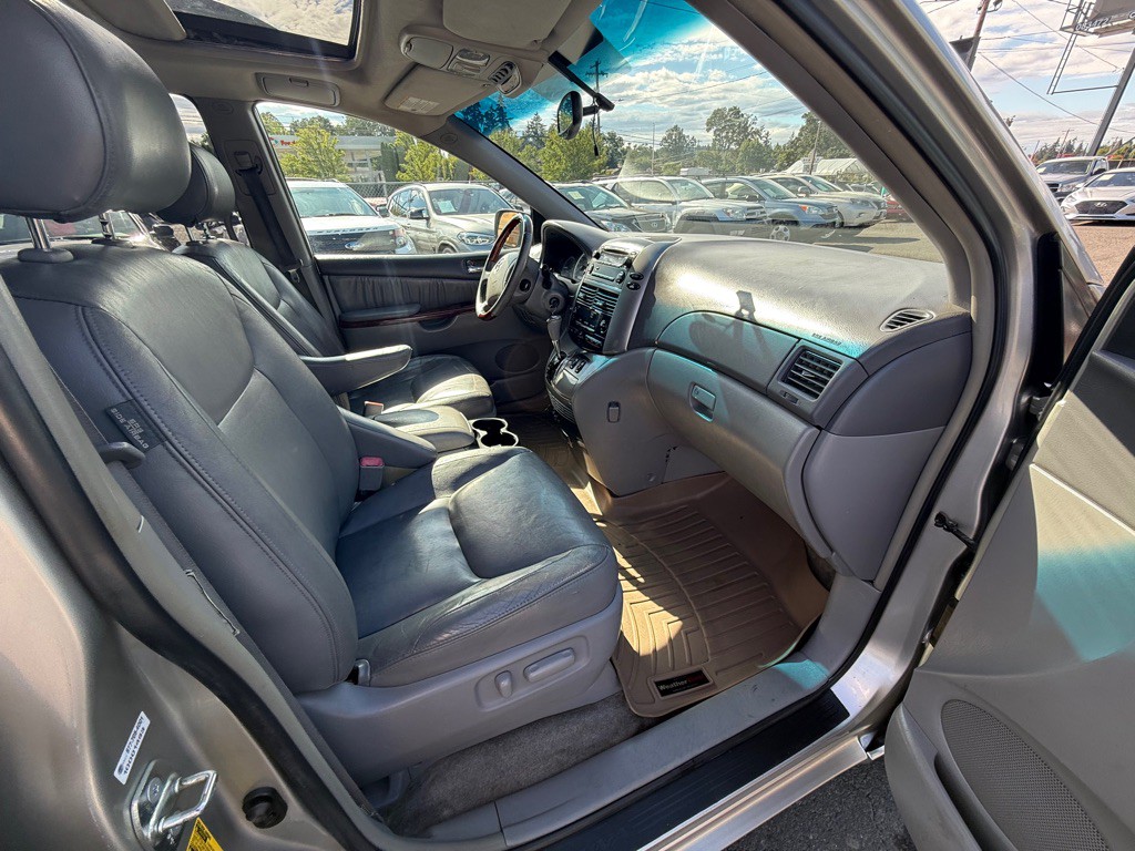 2005 Toyota Sienna Image 17