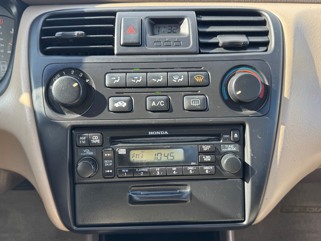 2002 Honda Accord Image 10