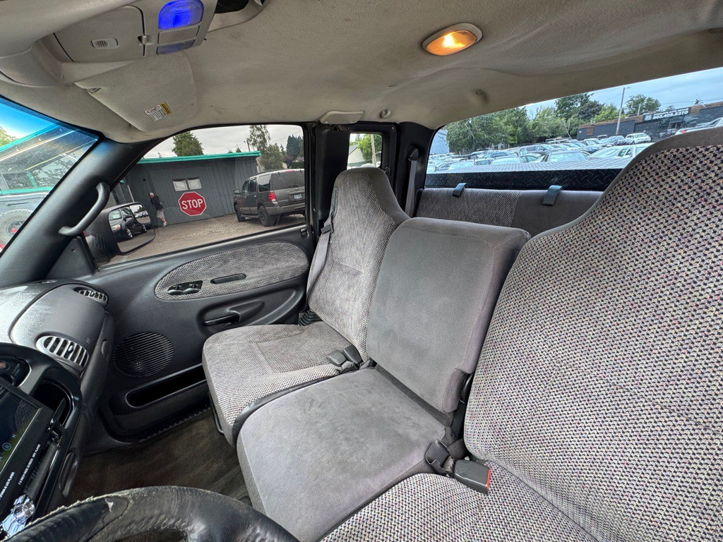 2001 Dodge Ram 2500 Image 11