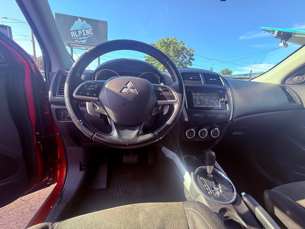 2014 Mitsubishi Outlander Image 10