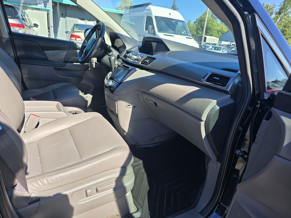 2015 Honda Odyssey Image 12