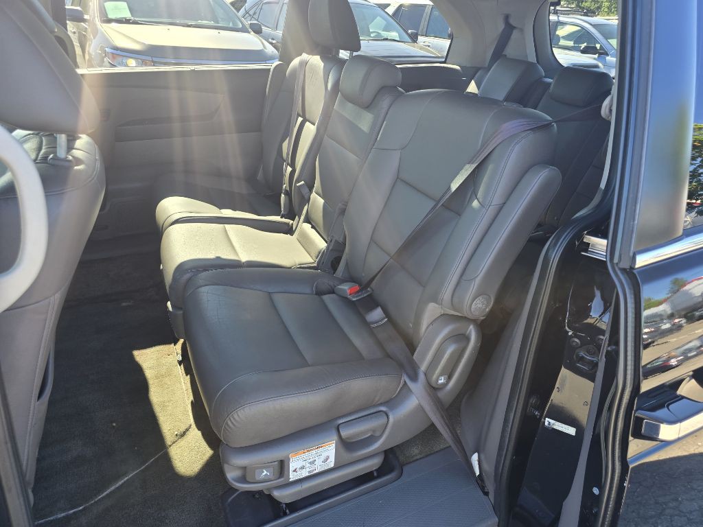 2015 Honda Odyssey Image 13