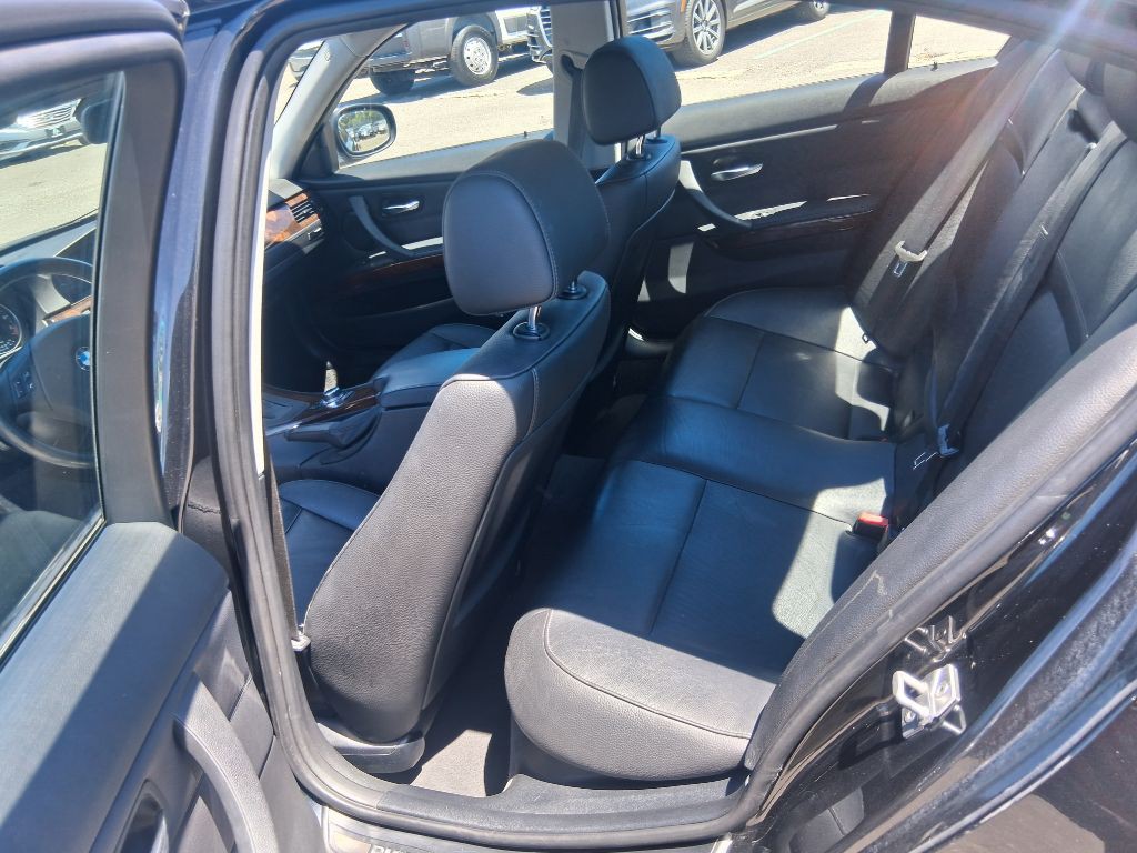 2011 BMW 3 Series Image 6