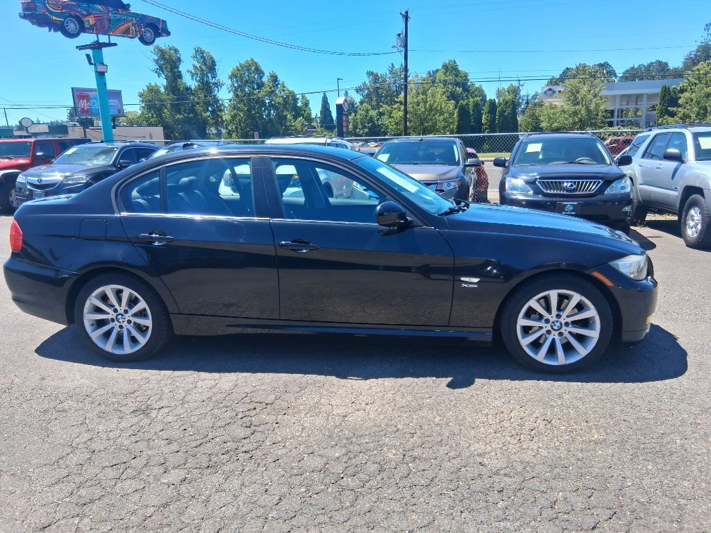 2011 BMW 3 Series Image 7