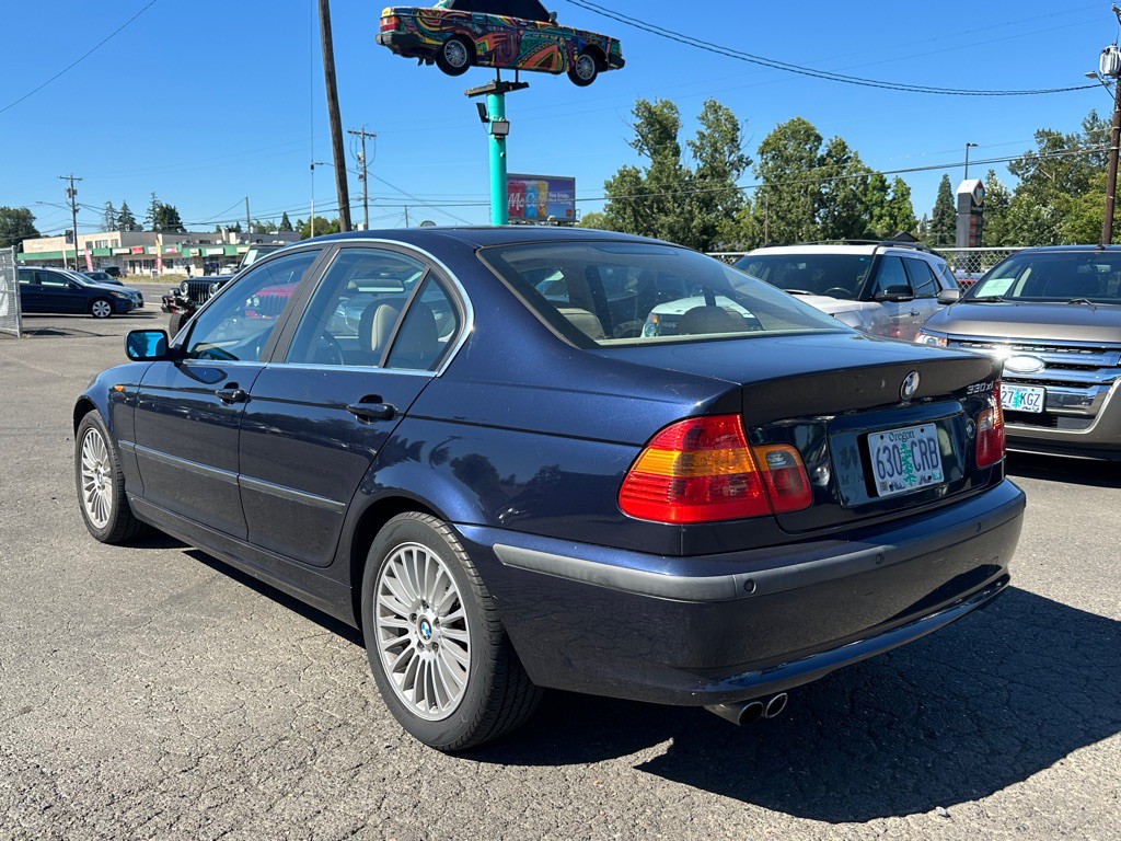 2002 BMW 3 Series Image 2