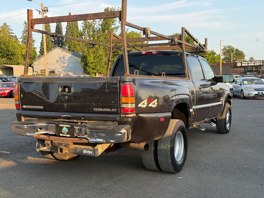 2004 Chevrolet Silverado 1500 Image 3