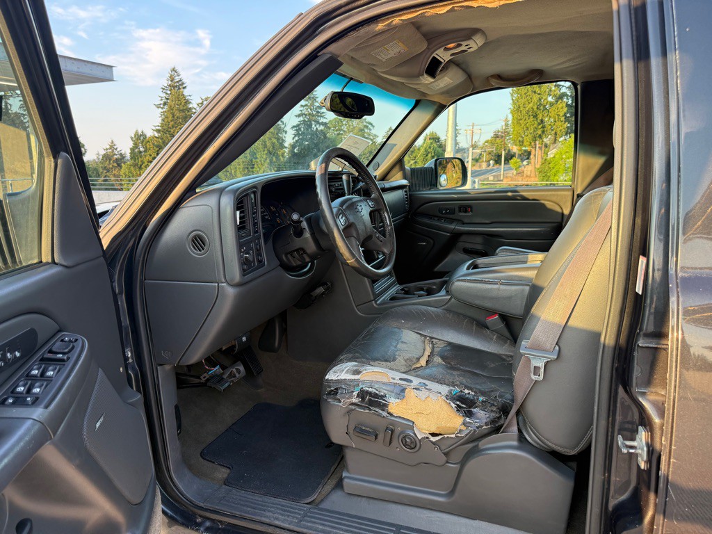 2004 Chevrolet Silverado 1500 Image 8