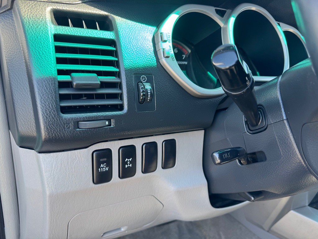 2003 Toyota 4Runner Image 11