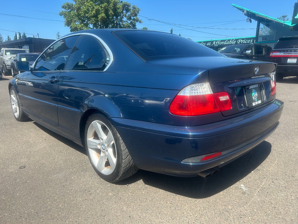 2006 BMW 3 Series Image 2
