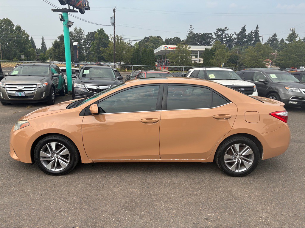 2015 Toyota Corolla Image 2