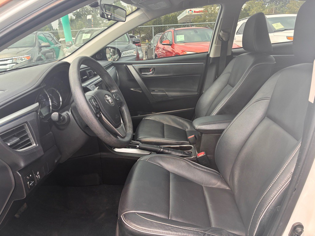 2015 Toyota Corolla Image 10