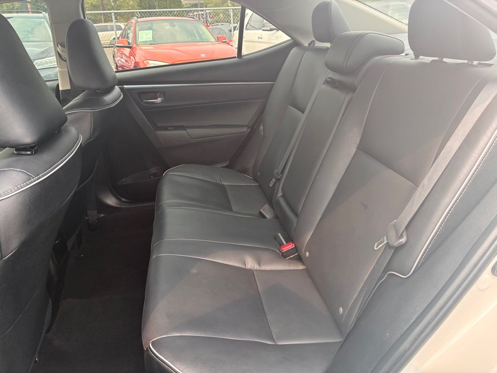 2015 Toyota Corolla Image 11