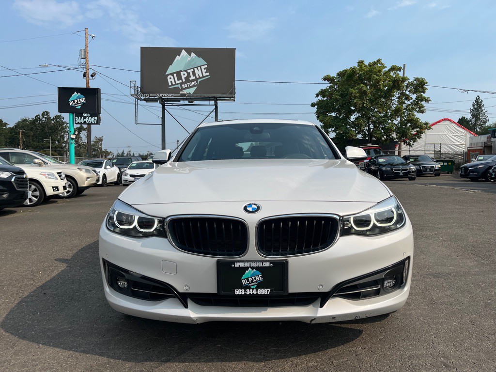 2017 BMW 3 Series Image 6