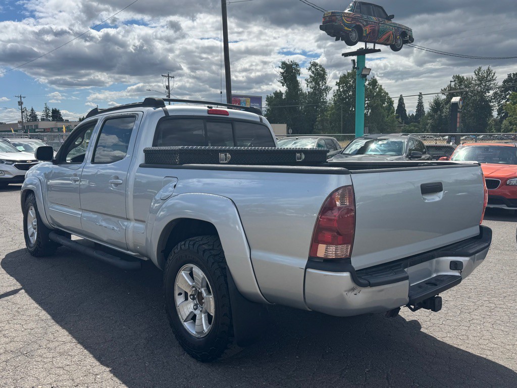 2005 Toyota Tacoma Image 2