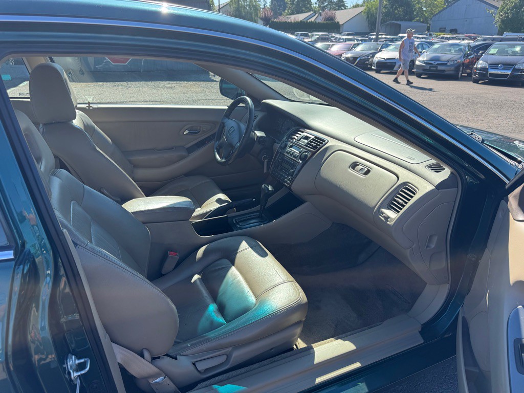 2002 Honda Accord Image 8