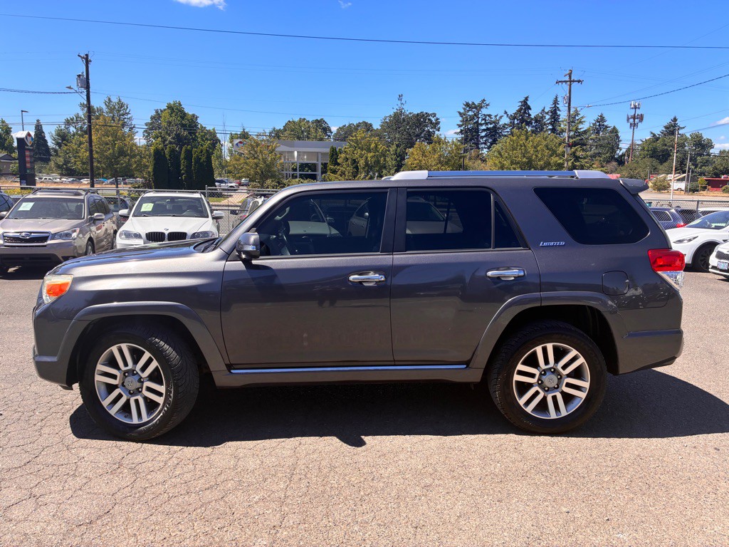 2011 Toyota 4Runner Image 2