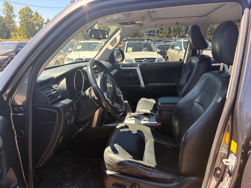 2011 Toyota 4Runner Image 10