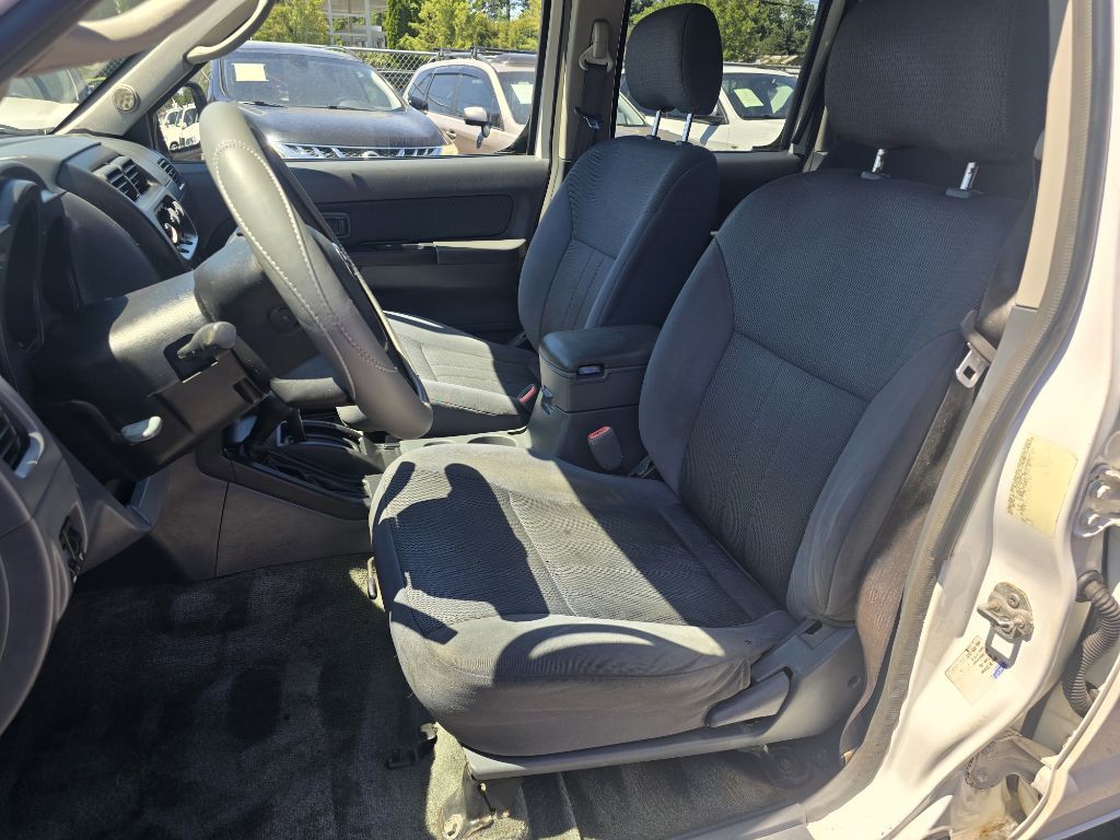 2002 Nissan Frontier Image 10