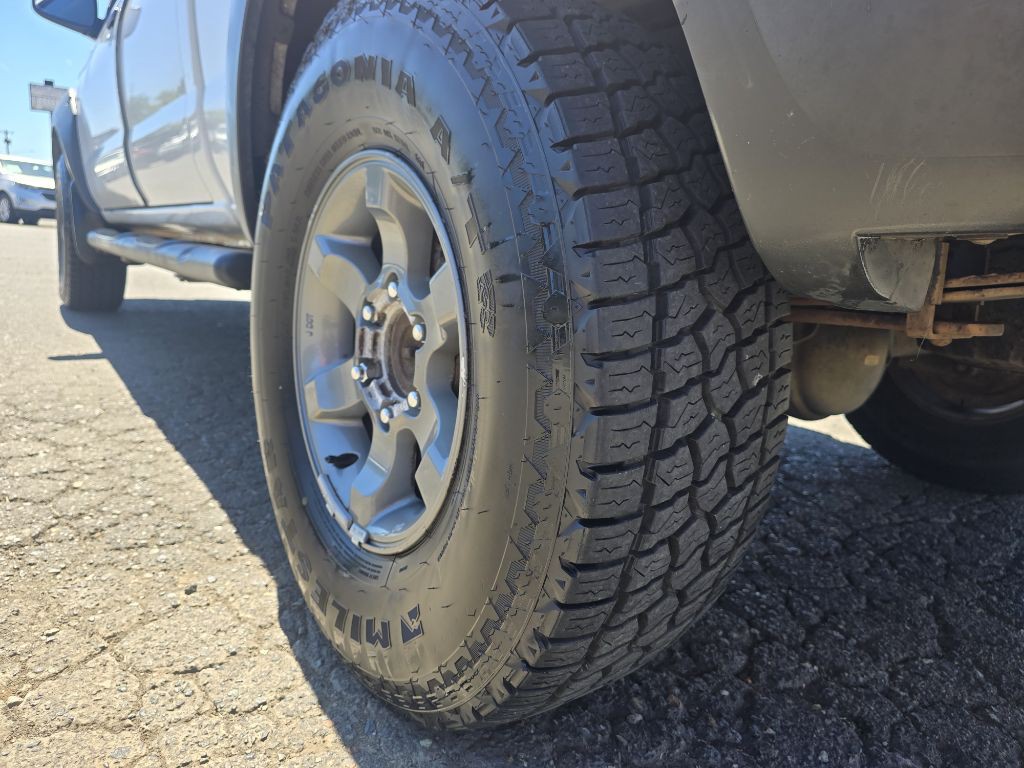2002 Nissan Frontier Image 16