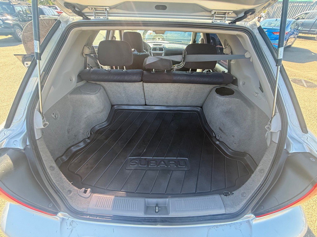 2002 Subaru Impreza Image 10