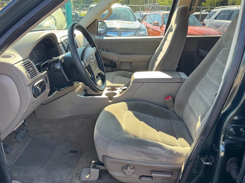 2002 Ford Explorer Image 7