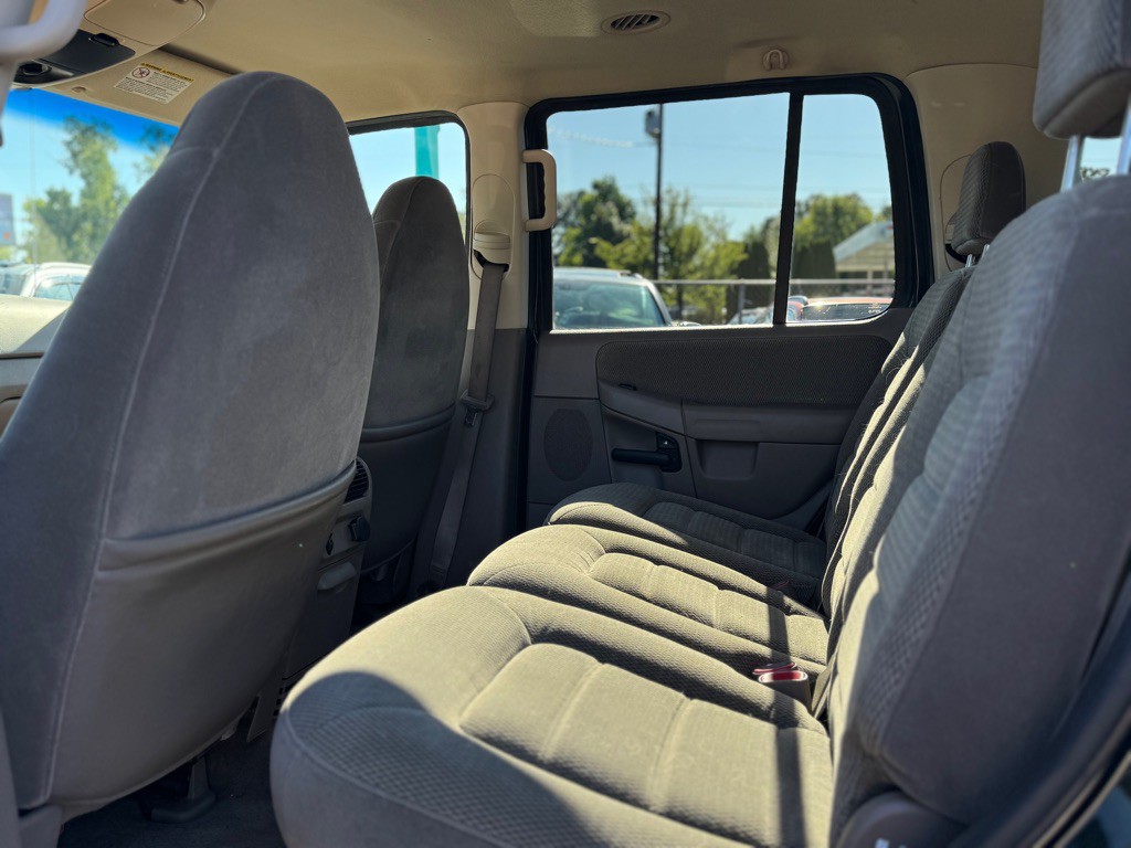 2002 Ford Explorer Image 8