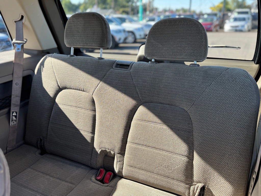 2002 Ford Explorer Image 9
