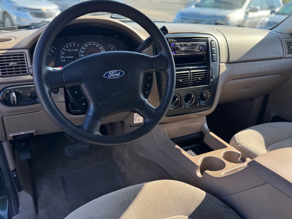 2002 Ford Explorer Image 10