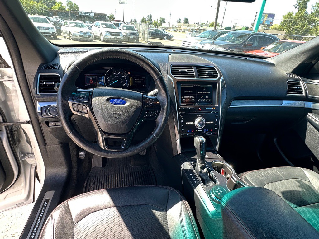 2016 Ford Explorer Image 10