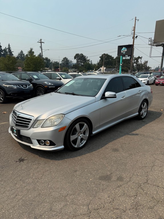 2010 Mercedes-Benz E-Class Image 1