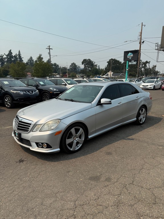 2010 Mercedes-Benz E-Class Image 2