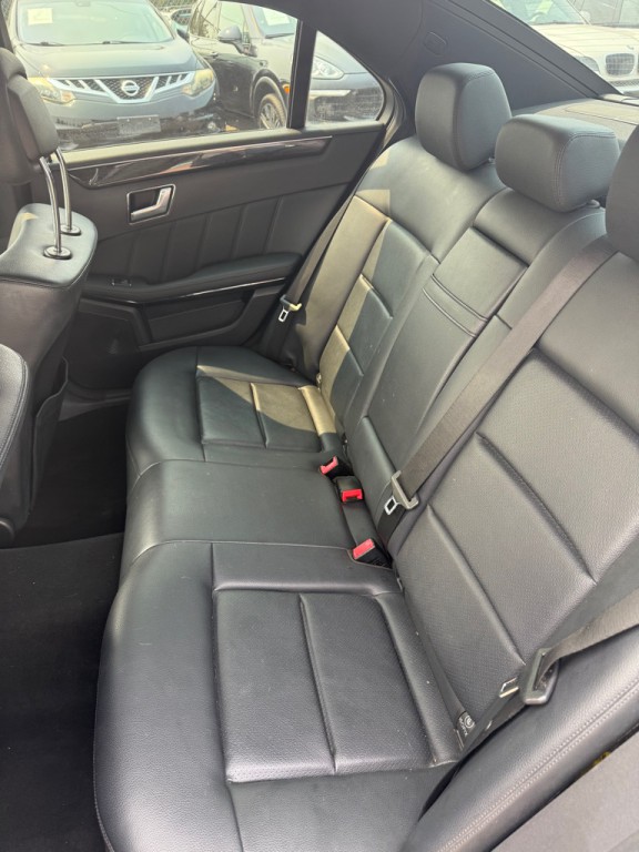 2010 Mercedes-Benz E-Class Image 12