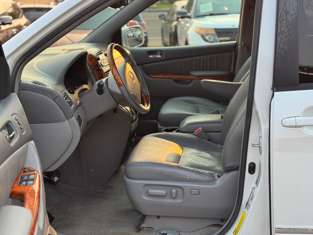 2006 Toyota Sienna Image 8