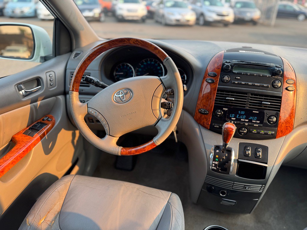 2006 Toyota Sienna Image 12
