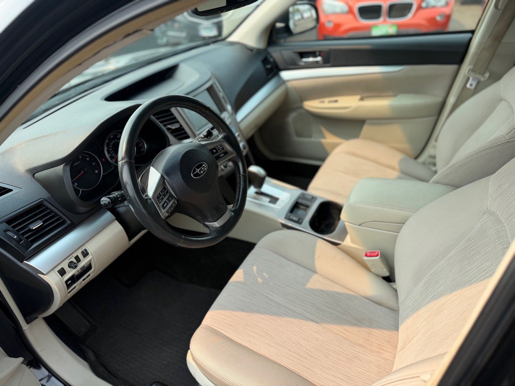 2014 Subaru Outback Image 8