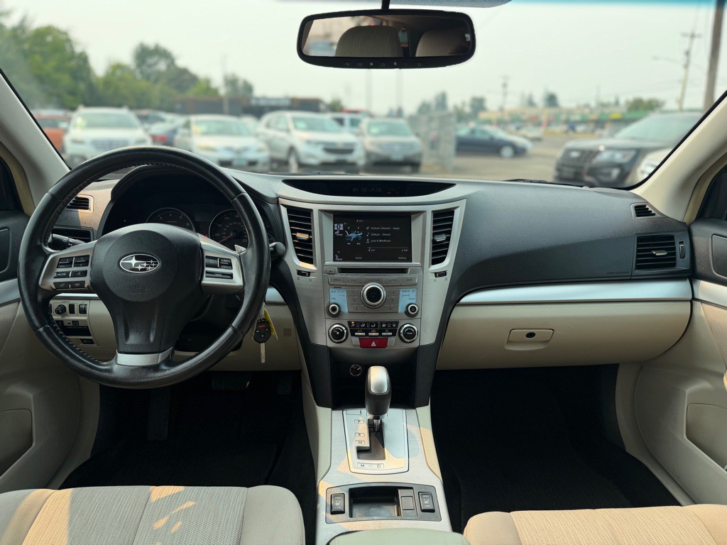 2014 Subaru Outback Image 10