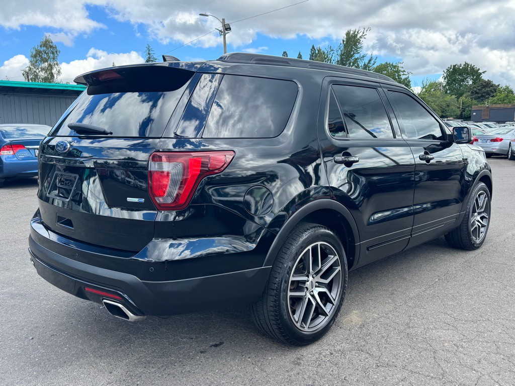 2016 Ford Explorer Image 4