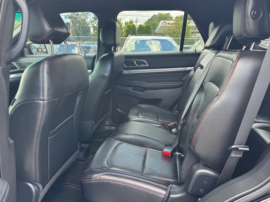 2016 Ford Explorer Image 8