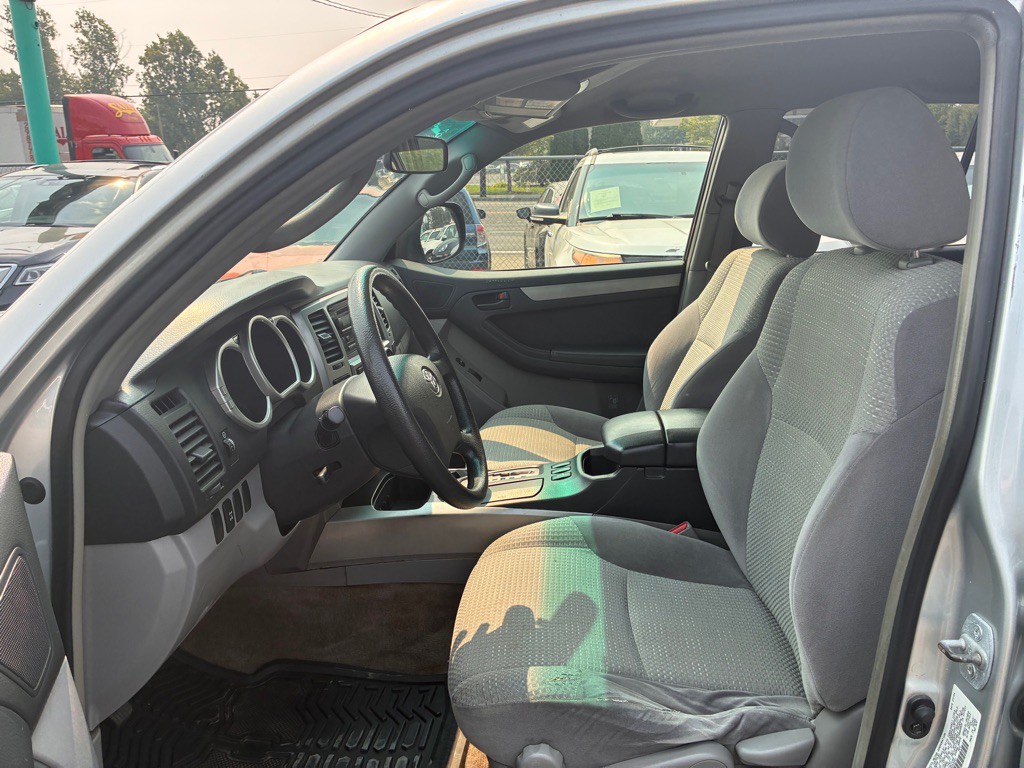 2004 Toyota 4Runner Image 8