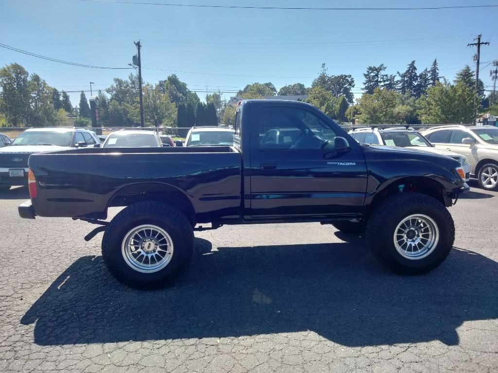 2000 Toyota Tacoma Image 2