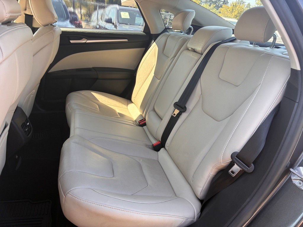 2017 Ford Fusion Image 8
