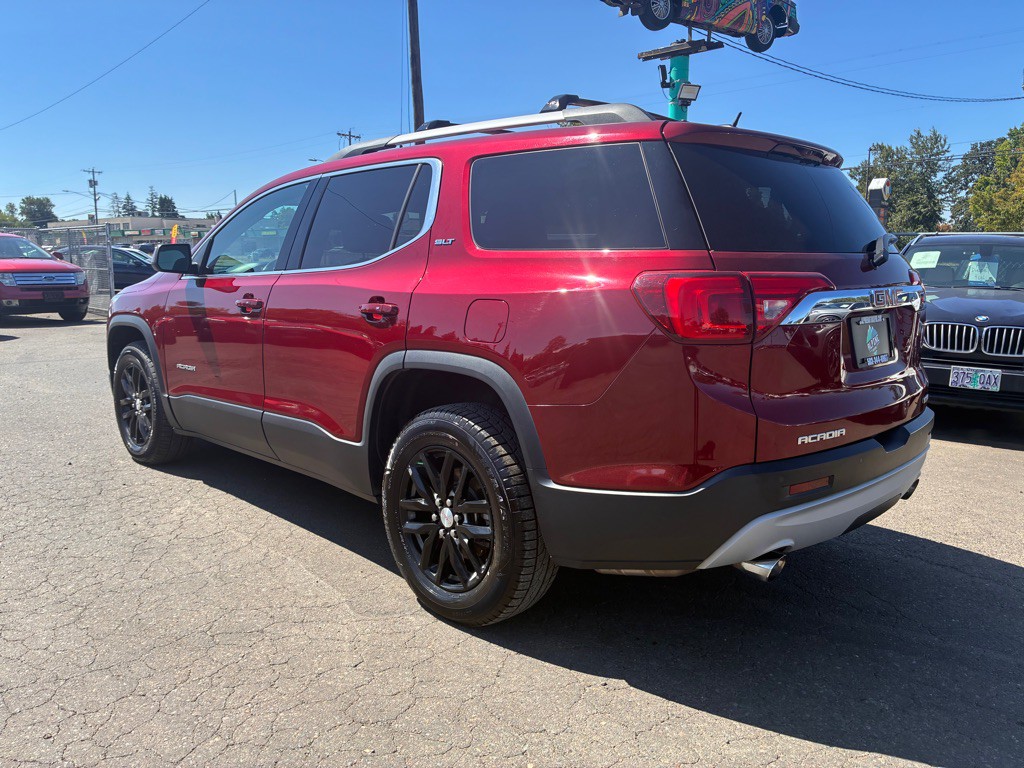 2018 GMC Acadia Image 2