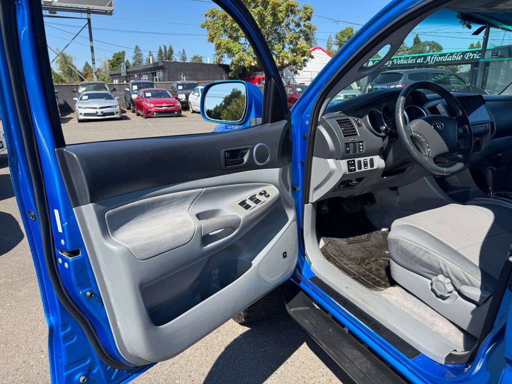 2005 Toyota Tacoma Image 8