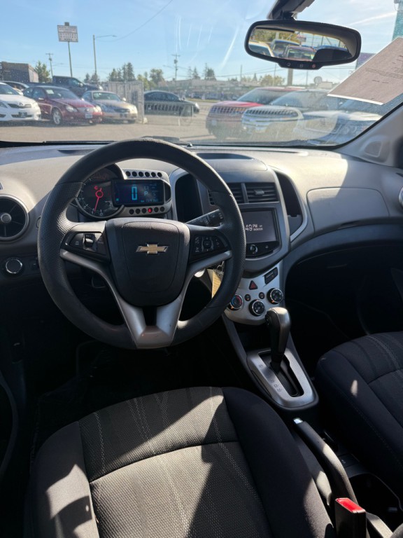 2015 Chevrolet Sonic Image 10