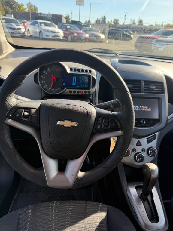 2015 Chevrolet Sonic Image 13