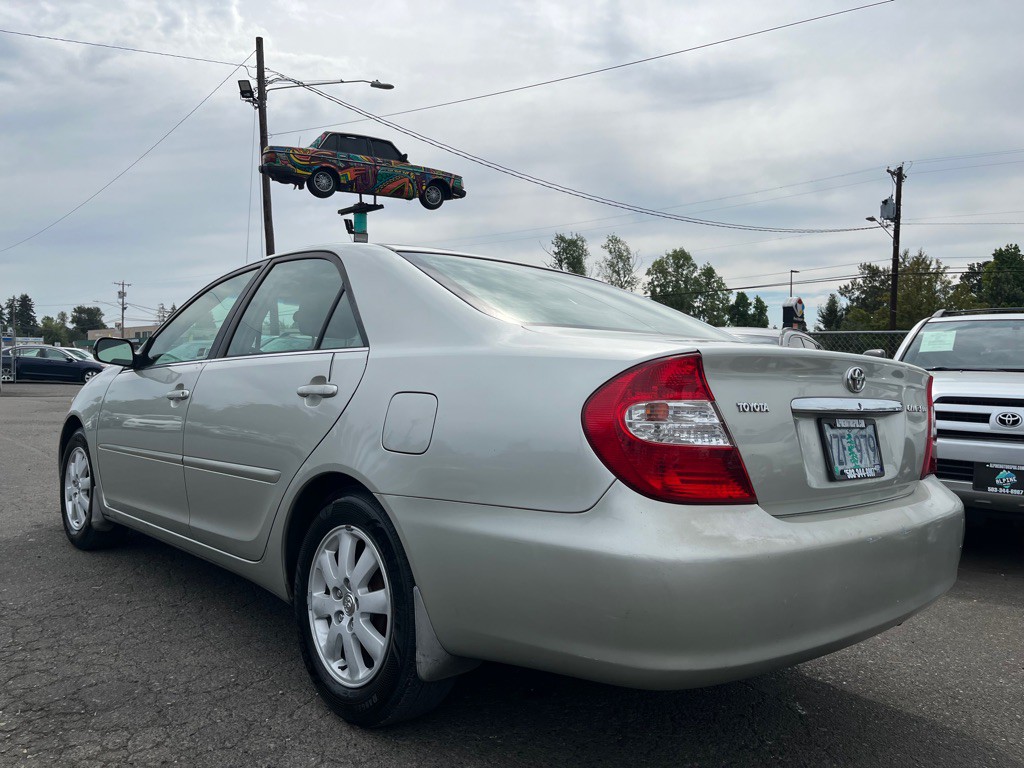 2002 Toyota Camry Image 2