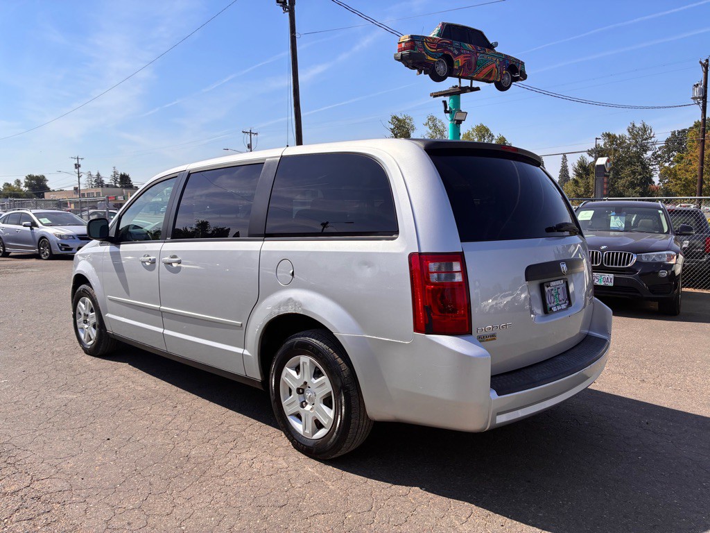2009 Dodge Grand Caravan Image 2